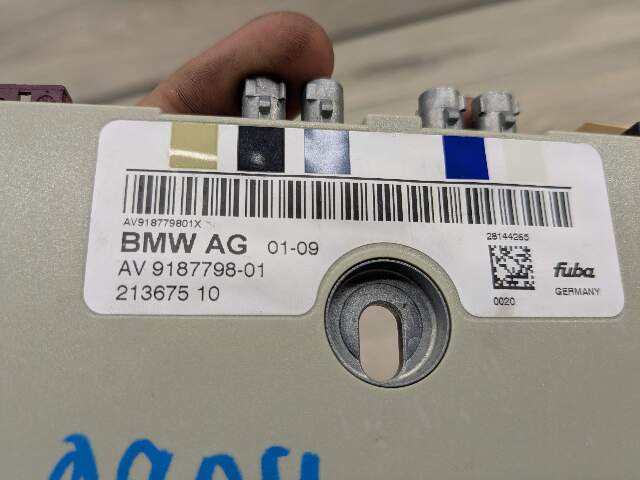 06-13 OEM BMW E93 335i Convertible Antenna Amplifier Module Diversity