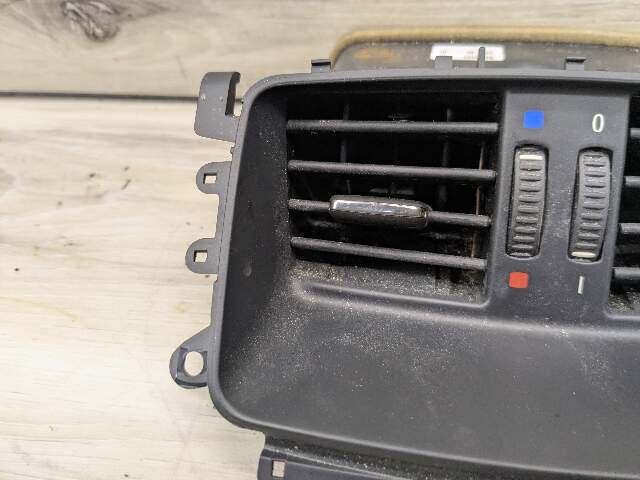 07-13 OEM BMW E92 E93 Interior Central Console Rear Vent