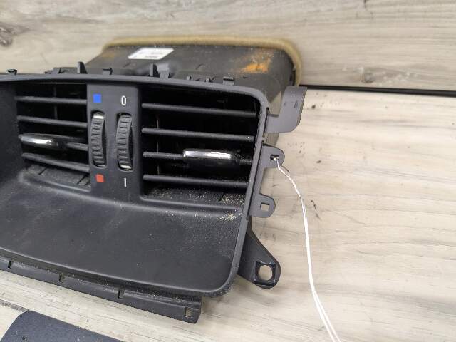07-13 OEM BMW E92 E93 Interior Central Console Rear Vent
