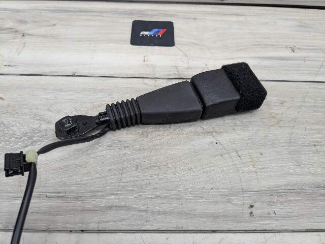 11-18 OEM BMW F25 F26 X3 X4 Front Left Driver Right Seat Belt Buckle Tensioner