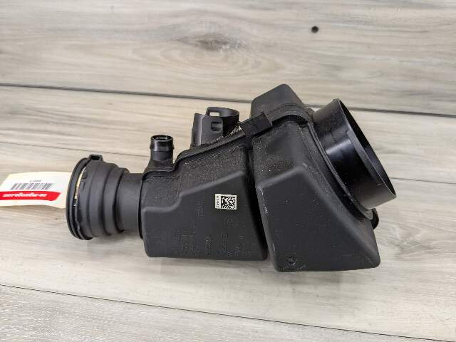 19-24 OEM BMW G20 G22 G23 G29 330 430 Z4 Filtered Air Intake Pipe Resonator B46