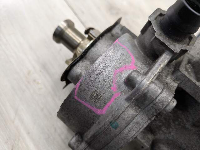 15-20 OEM BMW F80 F82 F83 M3 M4 Engine S55 Vacuum Pump w/ O HPFP