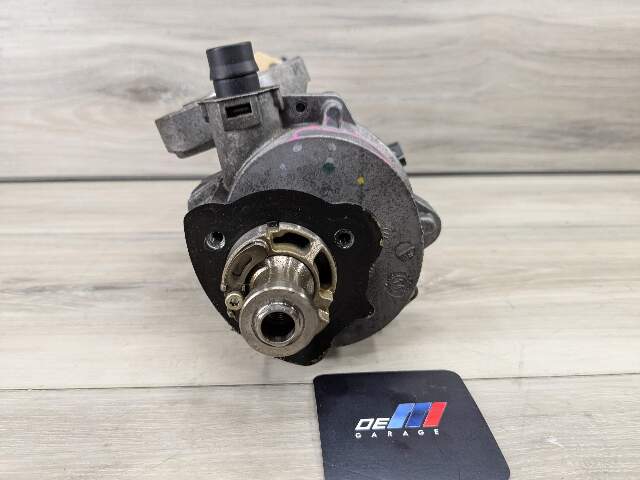 15-20 OEM BMW F80 F82 F83 M3 M4 Engine S55 Vacuum Pump w/ O HPFP