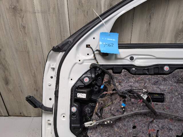 16-22 OEM BMW G11 G12 740 750 Front Right Passenger Door Shell Panel White 300