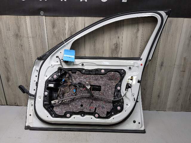 16-22 OEM BMW G11 G12 740 750 Front Right Passenger Door Shell Panel White 300