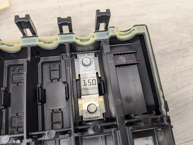 OEM BMW G20 M340 Fuse Box Relay Module