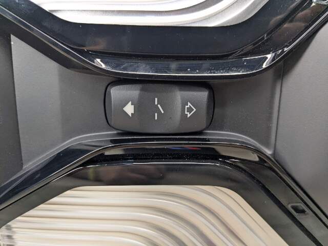 19-24 OEM BMW G20 330 M340 Front Roof Console Dome Light SOS Switch