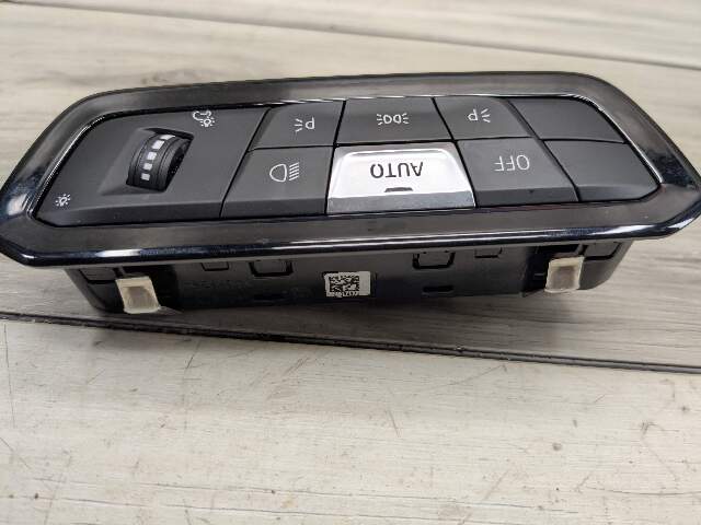 OEM BMW G20 G22 G23 G26 G42 G80 G82 G83 Headlight Control Switch Light Module