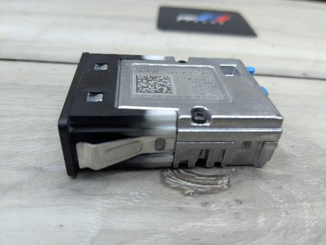 OEM BMW G01 G02 G11 G12 G20 G30 F97 USB Type C Charger Port Socket Connector