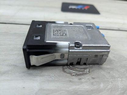 OEM BMW G01 G02 G11 G12 G20 G30 F97 USB Type C Charger Port Socket Connector