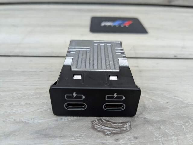 OEM BMW G01 G02 G11 G12 G20 G30 F97 USB Type C Charger Port Socket Connector