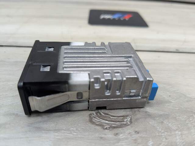 OEM BMW G01 G02 G11 G12 G20 G30 F97 USB Type C Charger Port Socket Connector
