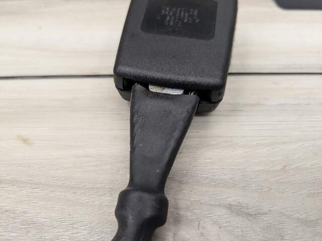 OEM BMW G01 G02 G20 X3 X4 330 M340 840 850 M8 Front Right Left Seatbelt Buckle