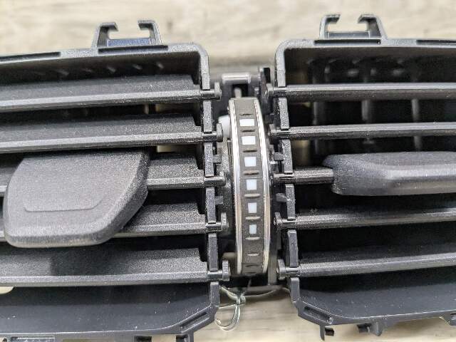 19-24 OEM BMW G20 G80 330 M340 M3 Rear Center AC Air Vent Grille