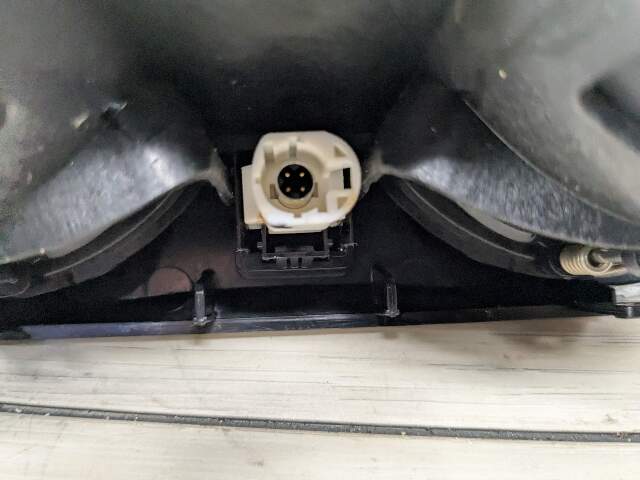 OEM BMW G20 G22 G23 G80 G83 M3 M4  Center Console Cup Holder Storage Compartment