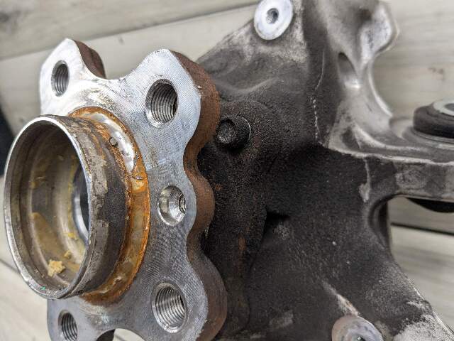 19-24 OEM BMW G20 330 M340 REAR Left Driver Side Knuckle Hub Spindle Bearing