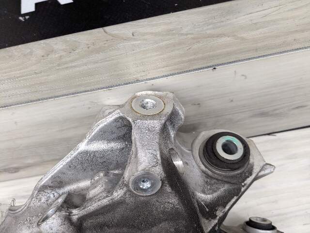 19-24 OEM BMW G20 330 M340 REAR Left Driver Side Knuckle Hub Spindle Bearing
