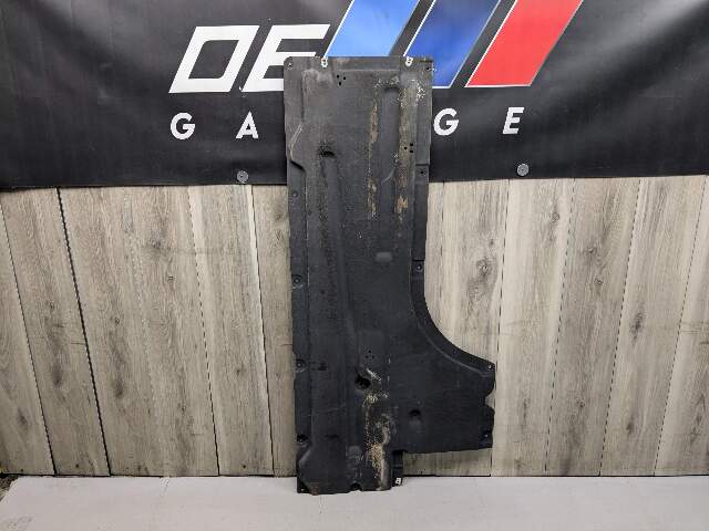 OEM BMW G20 330 M340 Right Passenger Center Under Body Floor Splash Shield Guard