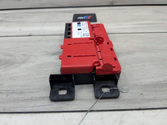 OEM BMW G20 G26 G80 330 M340 Positive Battery Junction Terminal Control Fuse Box