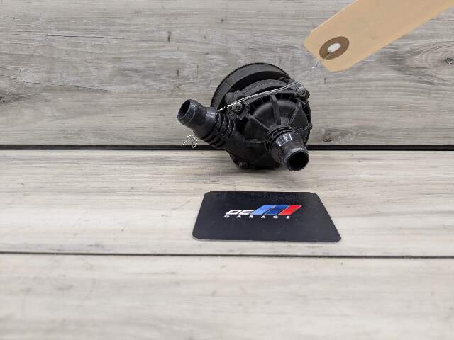 *OEM BMW G01 G05 G20 G22 G30 G42 G80 G82 G83 M3 M4 Engine Auxiliary Water Pump