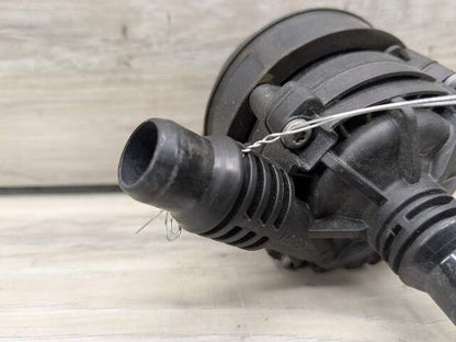 *OEM BMW G01 G05 G20 G22 G30 G42 G80 G82 G83 M3 M4 Engine Auxiliary Water Pump