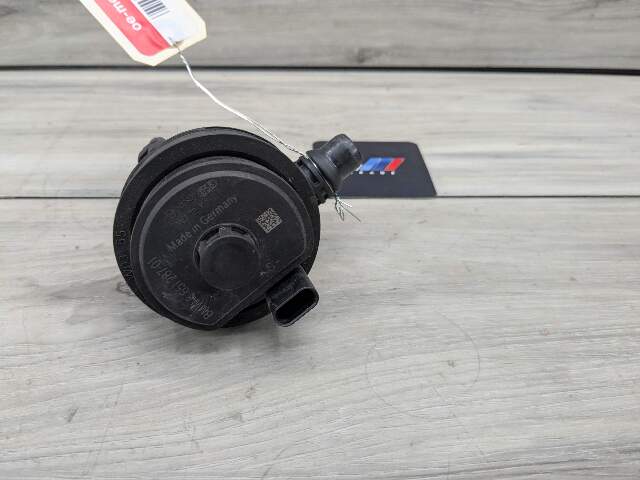 *OEM BMW G01 G05 G20 G22 G30 G42 G80 G82 G83 M3 M4 Engine Auxiliary Water Pump