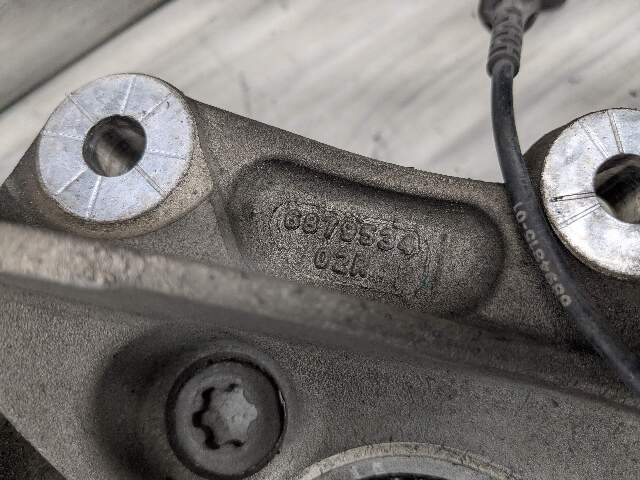19-24 OEM BMW G20 330 Rear Suspension Right Knuckle Wheel Hub Spindle Bearing
