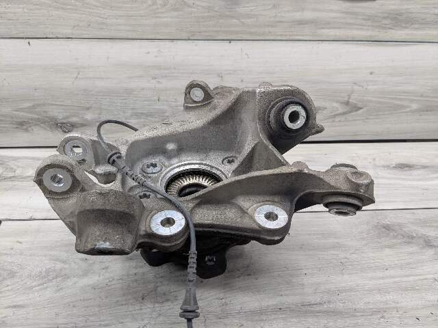 19-24 OEM BMW G20 330 Rear Suspension Right Knuckle Wheel Hub Spindle Bearing