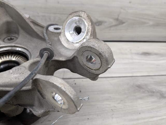 19-24 OEM BMW G20 330 Rear Suspension Right Knuckle Wheel Hub Spindle Bearing