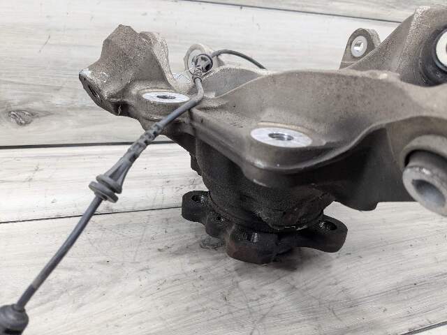 19-24 OEM BMW G20 330 Rear Suspension Right Knuckle Wheel Hub Spindle Bearing