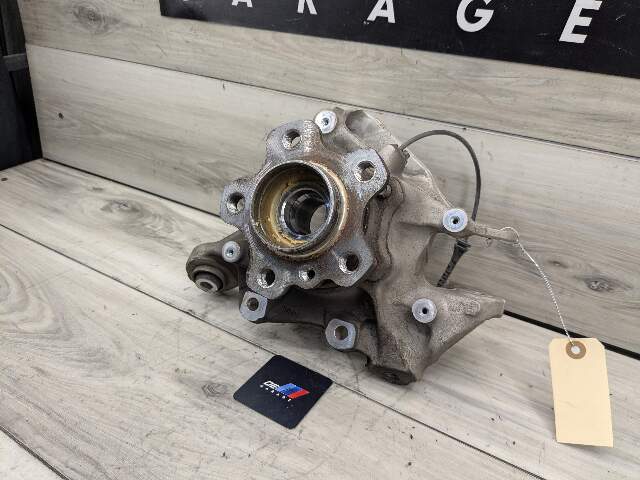 19-24 OEM BMW G20 330 Rear Suspension Right Knuckle Wheel Hub Spindle Bearing