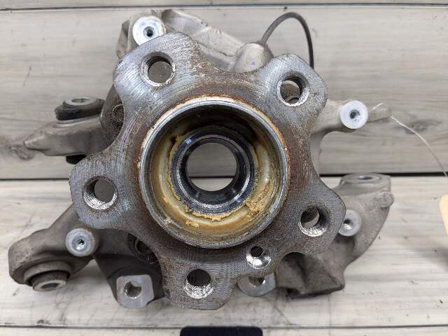 19-24 OEM BMW G20 330 Rear Suspension Right Knuckle Wheel Hub Spindle Bearing