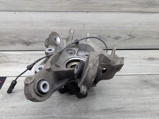 19-24 OEM BMW G20 330 Rear Suspension Right Knuckle Wheel Hub Spindle Bearing