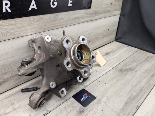 19-24 OEM BMW G20 330 Rear Suspension Right Knuckle Wheel Hub Spindle Bearing