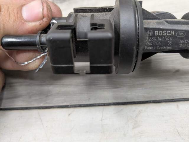 OEM BMW G01 G02 G05 G12 G20 G30 Fuel Tank Vapor Breather Valve B46 B58