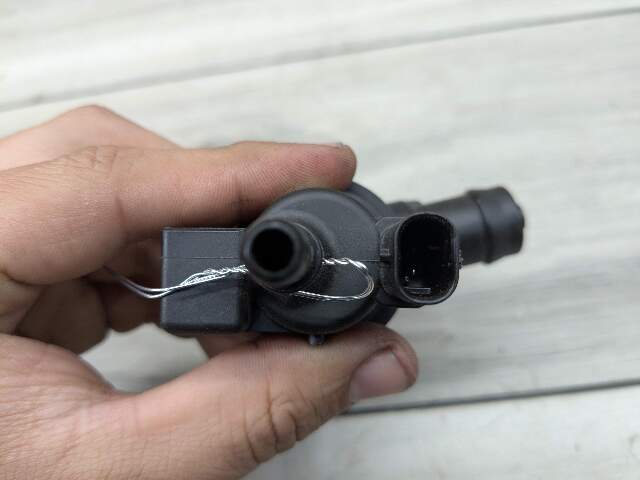 OEM BMW G01 G02 G05 G12 G20 G30 Fuel Tank Vapor Breather Valve B46 B58
