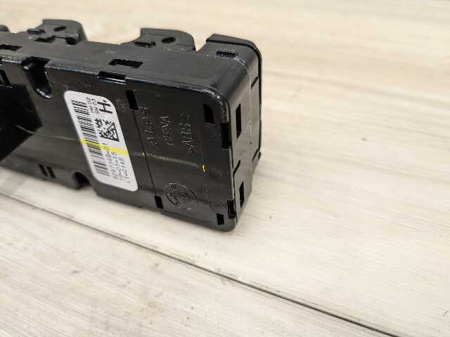 OEM BMW F15 F16 F85 X5 X6 Front Left Driver Master Window Glass Lifter Switch