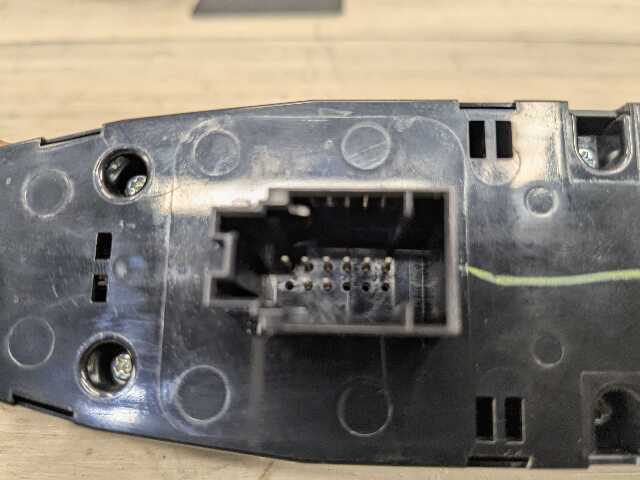 OEM BMW F15 F16 F85 X5 X6 Front Left Driver Master Window Glass Lifter Switch