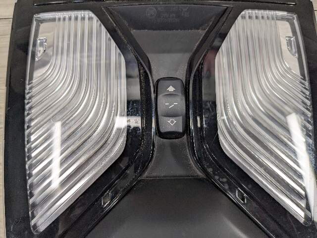 OEM BMW G01 G02 G05 G20 G30 330 M340 Front Roof Console Dome Light SOS Switch