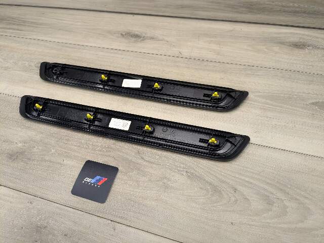 NOTE* 19-24 OEM BMW G20 330 Front Left Right Door Sills Cover Scuff Plates PAIR