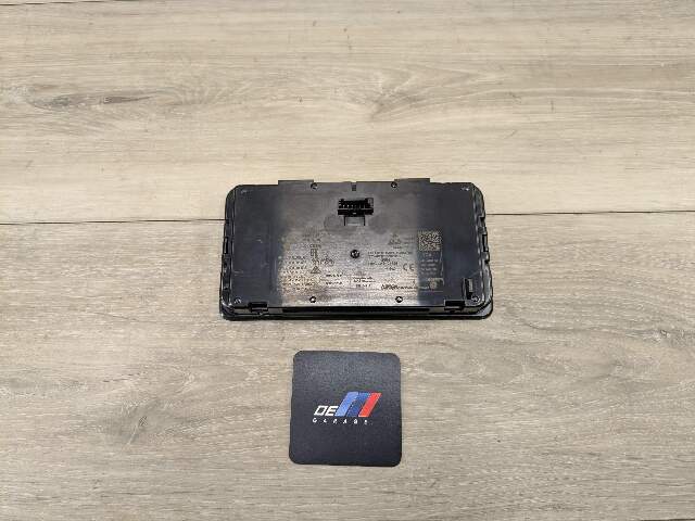 OEM BMW G20 G22 G23 G30 G80 M3 Center Console Storage Phone Car Wireless Charger