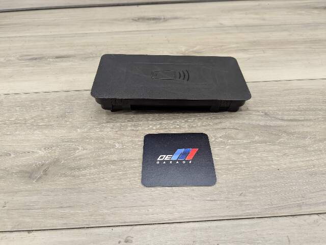 OEM BMW G20 G22 G23 G30 G80 M3 Center Console Storage Phone Car Wireless Charger