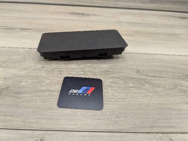 OEM BMW G20 G22 G23 G30 G80 M3 Center Console Storage Phone Car Wireless Charger