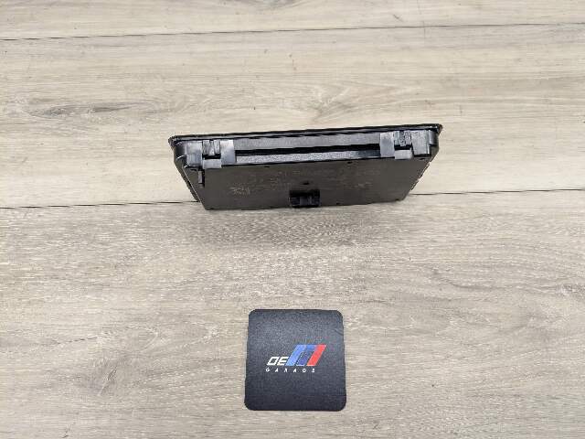 OEM BMW G20 G22 G23 G30 G80 M3 Center Console Storage Phone Car Wireless Charger
