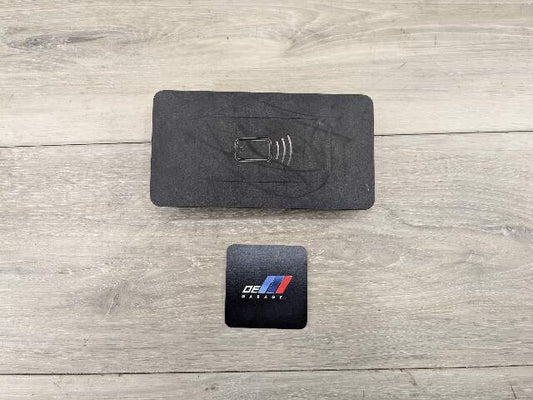 OEM BMW G20 G22 G23 G30 G80 M3 Center Console Storage Phone Car Wireless Charger