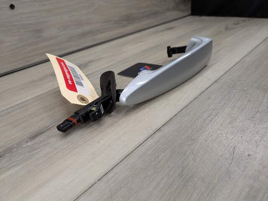OEM BMW M2 F22 F30 F36 F32 M3 M4 COMFORT ACCESS Driver Door Handle Silver A83