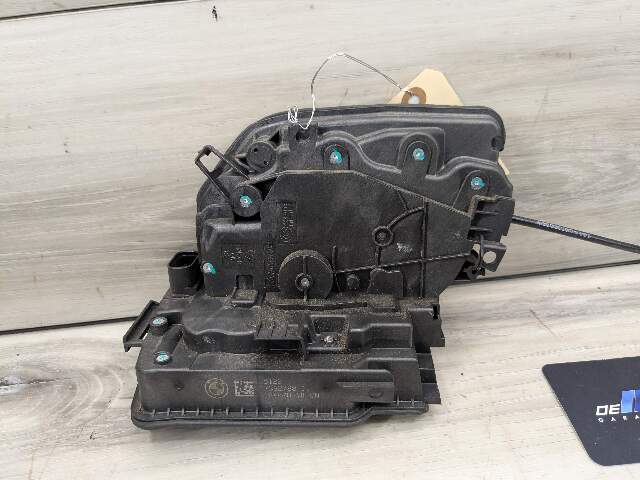OEM BMW F15 F39 F48 X5 REAR Right Passenger Side Door Handle Lock Latch Actuator