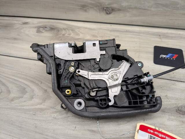 OEM BMW F15 F39 F48 X5 REAR Right Passenger Side Door Handle Lock Latch Actuator
