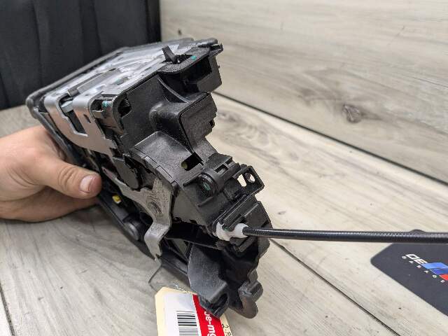 OEM BMW F15 F39 F48 X5 REAR Right Passenger Side Door Handle Lock Latch Actuator
