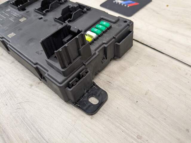 12-18 OEM BMW F30 F32 F82 REM Rear Body Control Unit Electronic Module BCM Box